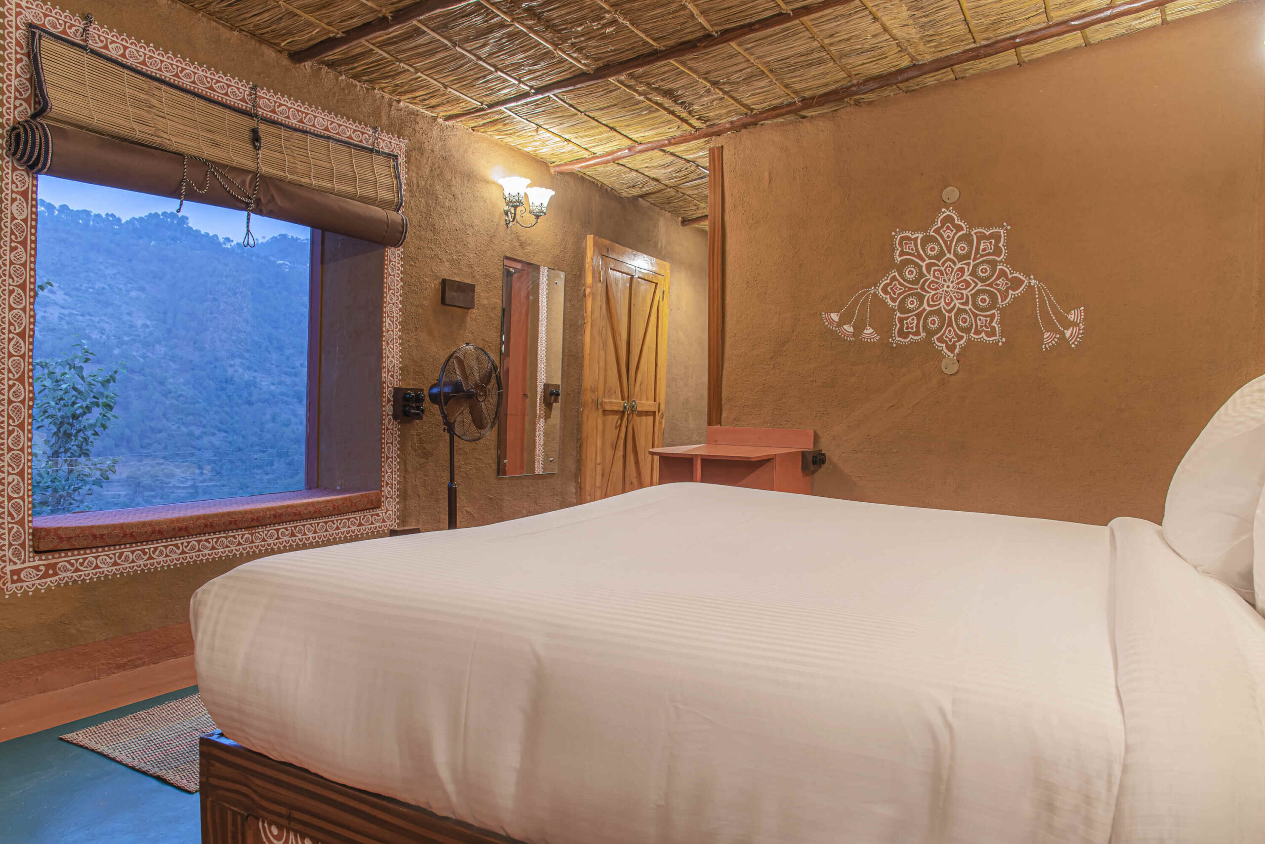 img_67da92c6906a46.16222366